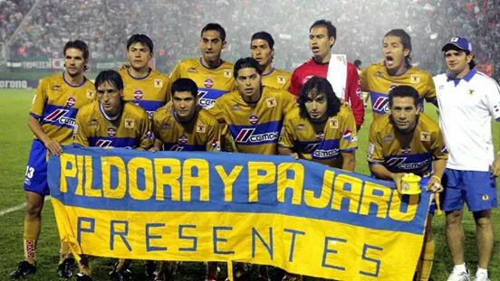 wicho1109's tweet photo. Entre varios que buen plantel era ese @TigresOficial https://t.co/QVNOoofm64