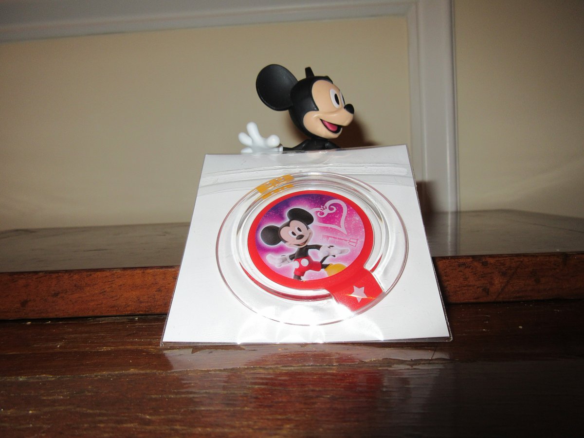 Enter our King Mickey Power Disc giveaway today! #DisneyInfinity #KingdomHearts iheartinfinity.com/king-mickey-po…