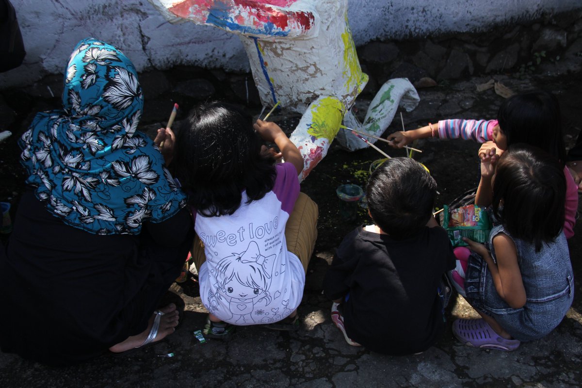 RahmatJabaril's tweet photo. kreativitas anak-anak adalah benteng pertahanan kampungmu. https://t.co/sPHMexCOud