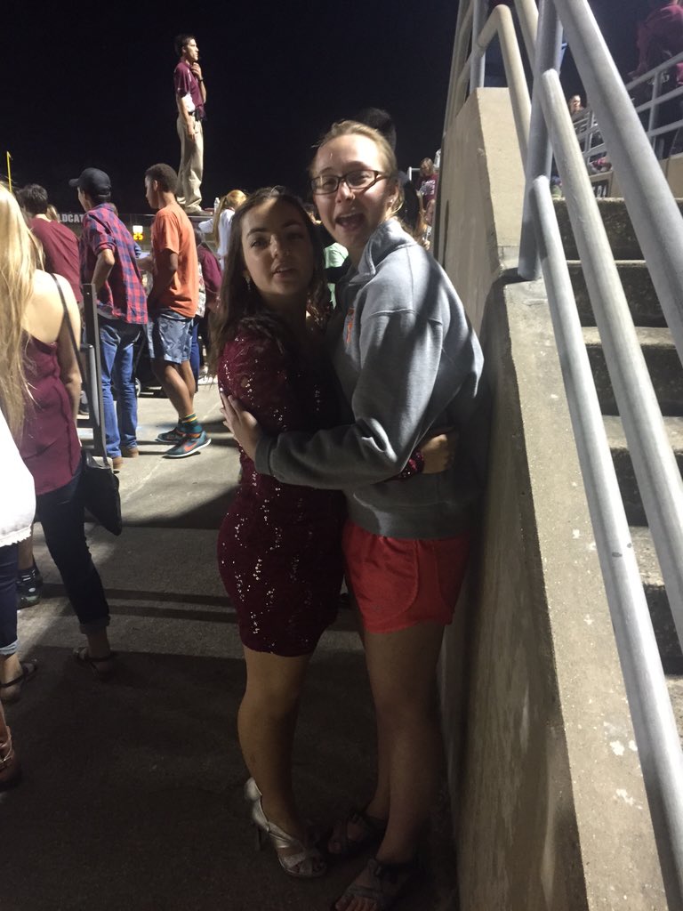 haleywhits's tweet photo. I hope you have a gr8 bday @LaurenLeighBBB!! You're pretty rad I guess 😘 ilysm https://t.co/fKDbzGCRET