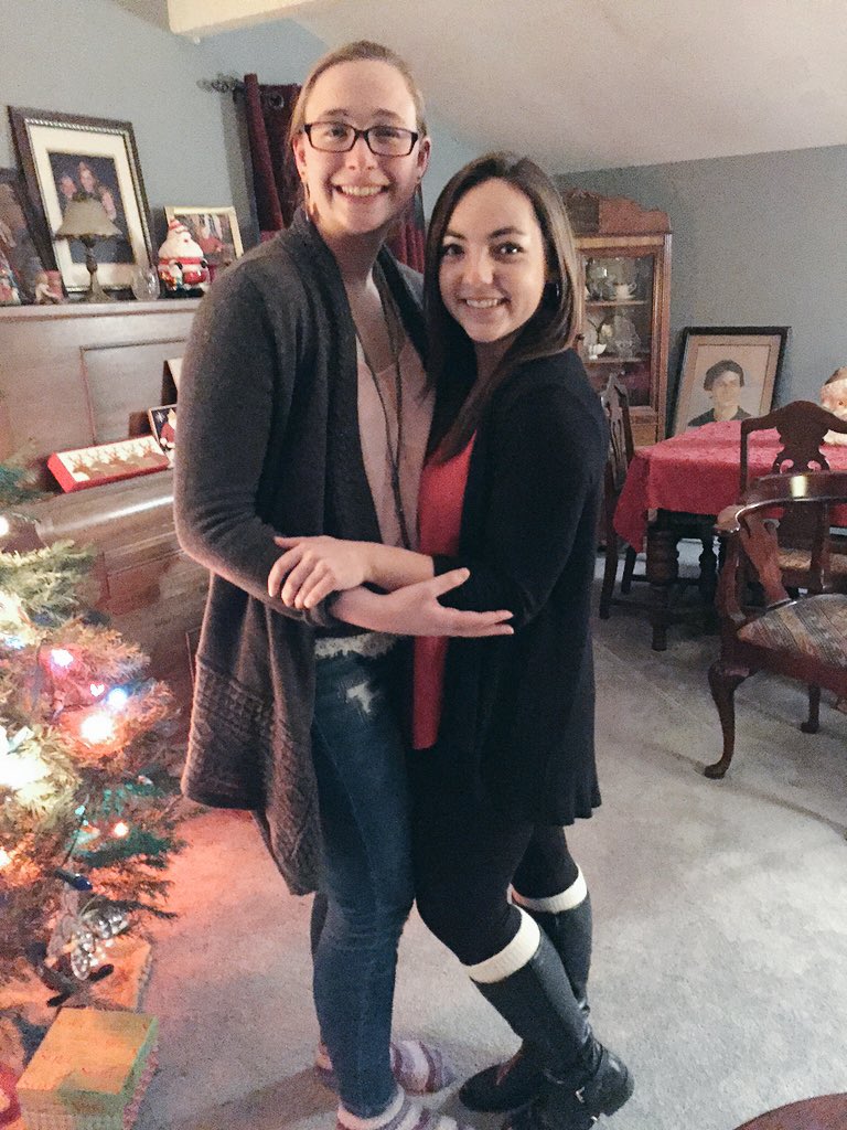 haleywhits's tweet photo. I hope you have a gr8 bday @LaurenLeighBBB!! You're pretty rad I guess 😘 ilysm https://t.co/fKDbzGCRET