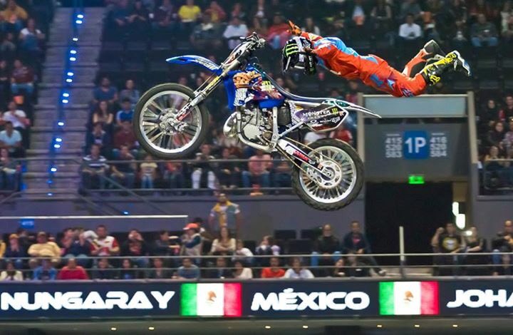 MonsterEnergyMx's tweet photo. @XpilotsFMX by #MonsterEnergy  vuelve a la #CiudadDeMéxico!
Espéralo este 30 de abril!
https://t.co/69258ho8im https://t.co/kMZpZa1KUV