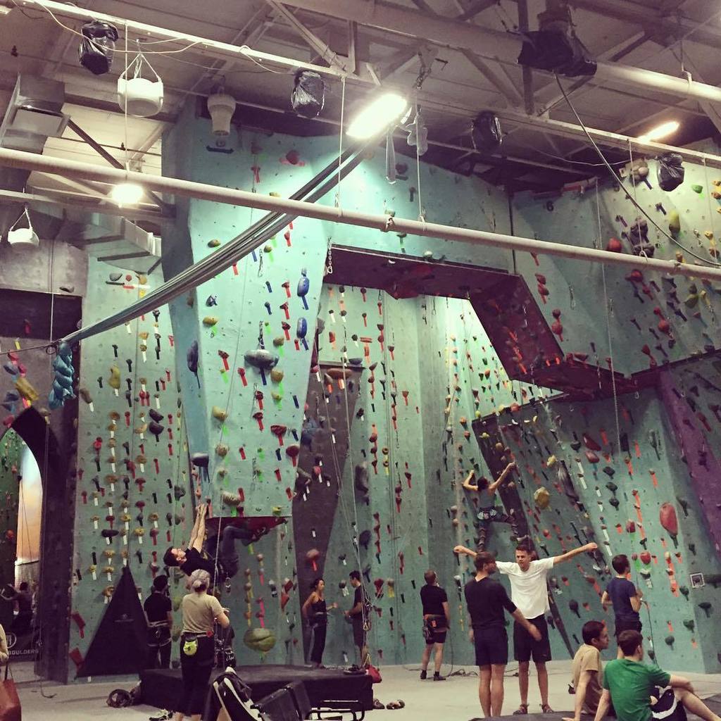 amandakuchman's tweet photo. I only slipped off and slid down a wall once. Thanks for the invite @dubiedubie! #rockwall #rockclimbing #brooklynb… https://t.co/IVsVw3rkHI