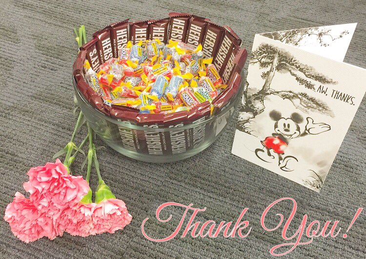 Thank you SO MUCH <a href="/ATUPhiLamb/">ATUPhiLamb</a> for the pretty carnations, card, and treats! Phi Mu appreciates you gentlemen! 💕