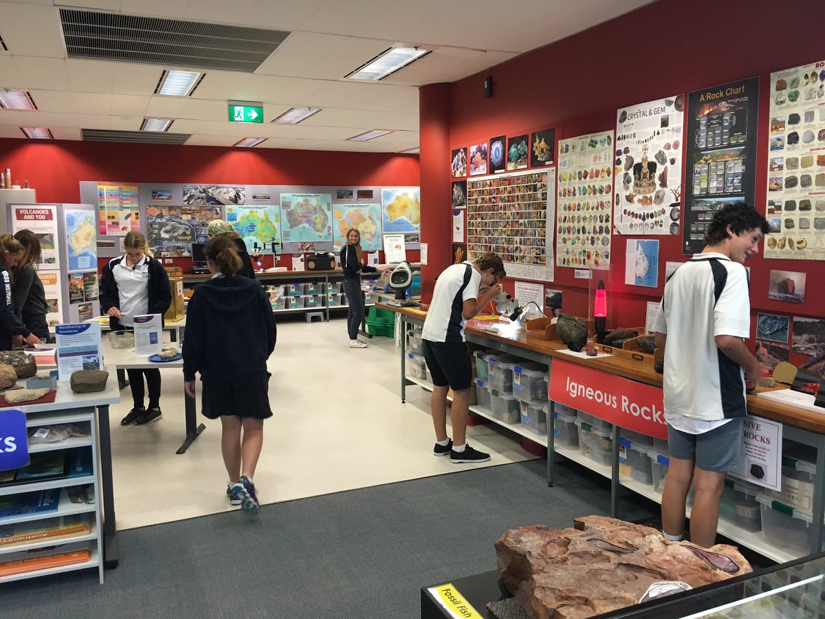 mrhfromaus's tweet photo. @YassHighSchool investigating #naturalhazards @GeoscienceAus & having a blast! #geography #geoisfun #geostudy https://t.co/wLYleObAl6