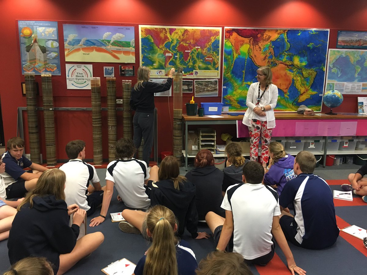 mrhfromaus's tweet photo. @YassHighSchool investigating #naturalhazards @GeoscienceAus & having a blast! #geography #geoisfun #geostudy https://t.co/wLYleObAl6