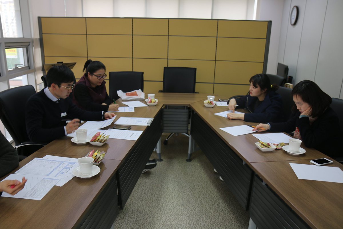 분당1권역 무한돌봄네트워크팀(도촌종합사회복지관)은 '제6차 분당권역사례회의'를 진행하였습니다. 서비스 계획(3건)에 대해 논의 하였으며, 결과를 토대로 사례관리를 진행 할 예정입니다.