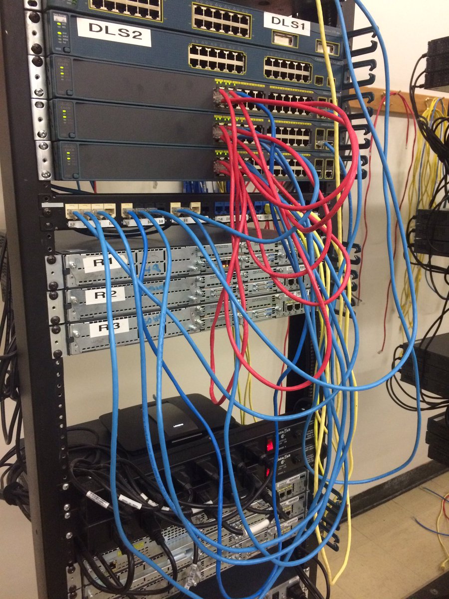 PeytonReuben's tweet photo. never cable like this!
#Cisco #confused #technology https://t.co/g5q3xZs8vs