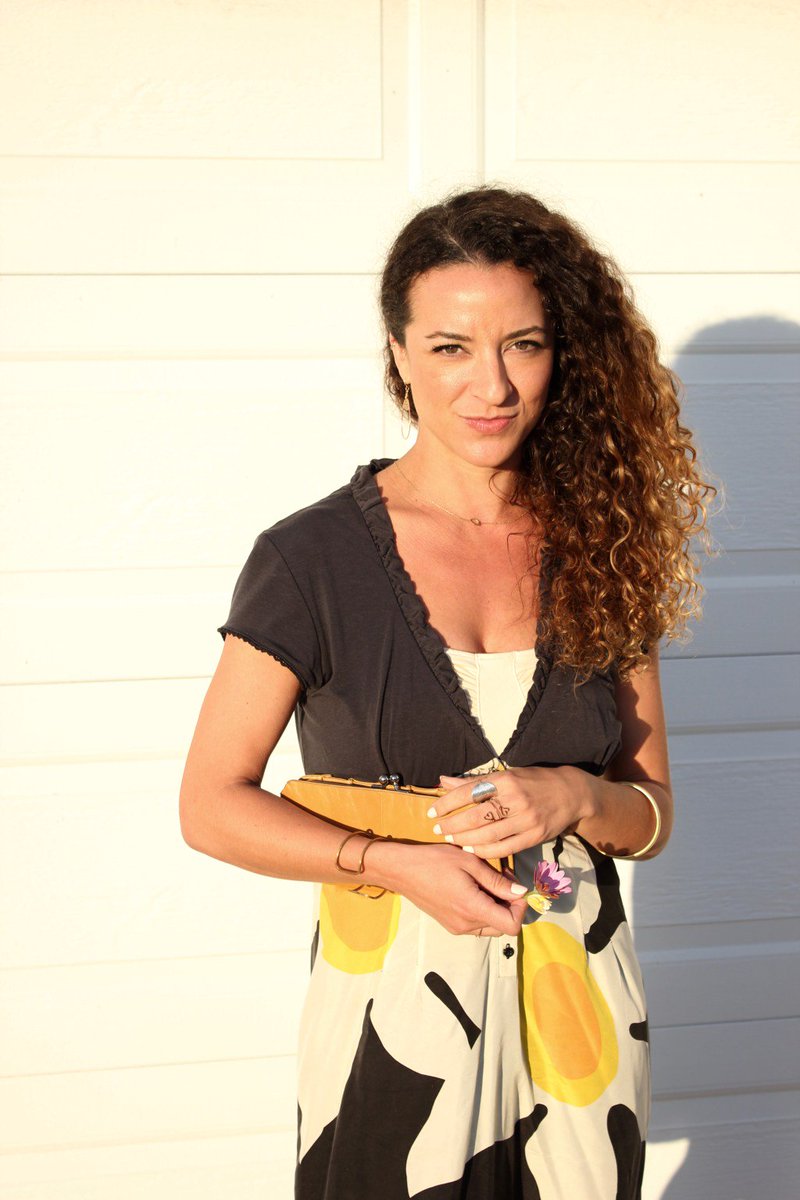 curlylbow's tweet photo. Modest https://t.co/t2QnXyHJiS https://t.co/D7GPczwwzd