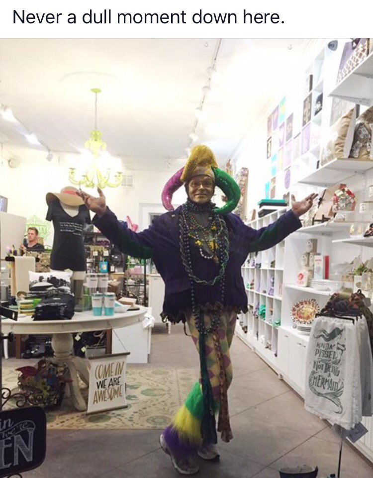 FleurtyGirl's tweet photo. Never a dull moment in the French Quarter! #FleurtyFun https://t.co/JxCrV8j1A3