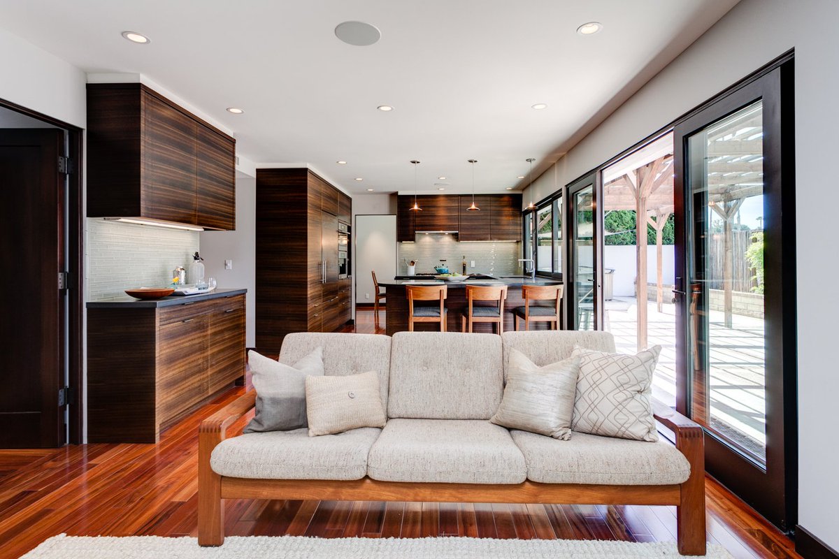 vtabeach's tweet image. A modern oasis postioned perfectly between the #venturakeys and the sands of #pierpontbeach 1083peninsula.com