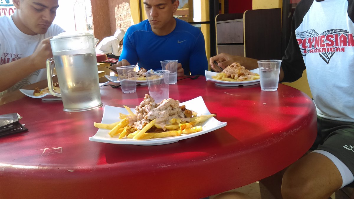 cfbg_dyltricks's tweet photo. @jonaharris08 @A_pelu8 @mozi_d miss you too! https://t.co/QqVgV5DscH