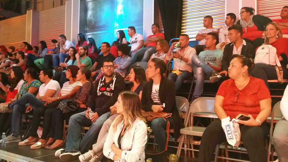 Telemetro's tweet photo. ¡El suspenso se apodera de las gradas! En @VIPC7PA #BackstageC7VIP https://t.co/uMfXNKed2X