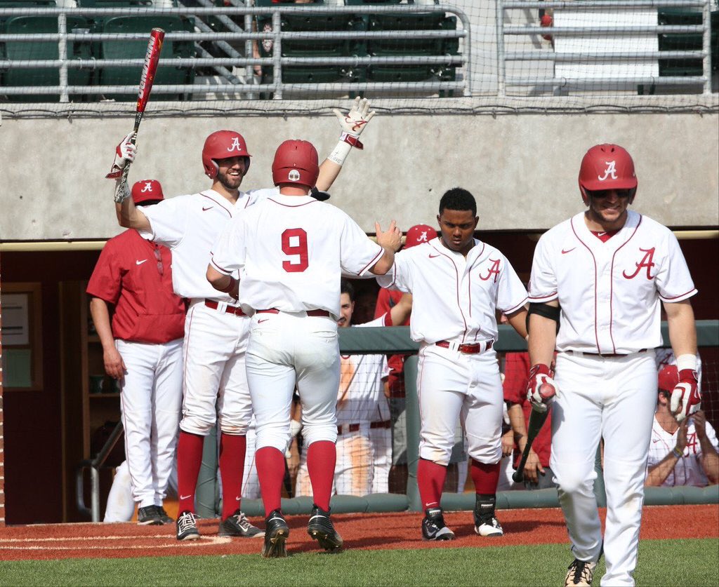 NCAABaseballUni's tweet photo. Very classic look for @AlabamaBSB with these home whites. #NCAABaseballUnis https://t.co/v99dfqtSVR