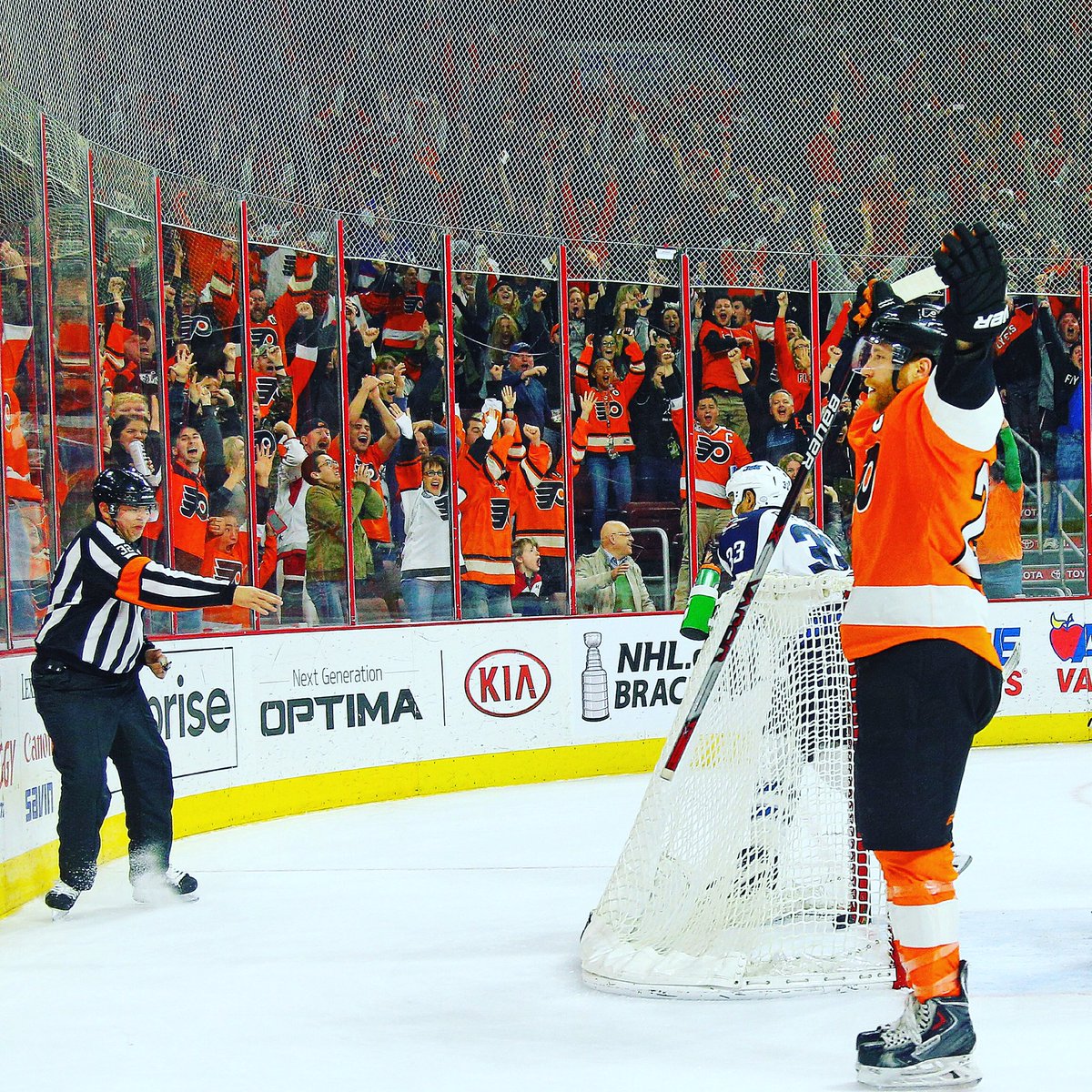 Are you not entertained? #WPGvsPHI