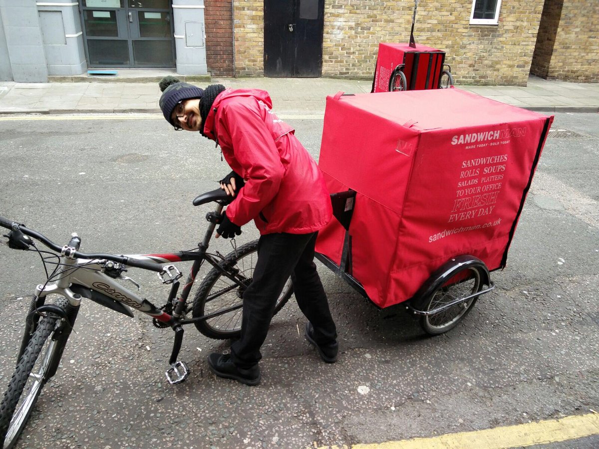 💫💫 What a #Beautiful day! ☀️😎 who's feeling #Hungry 😋🌯 #SandwichMan #SunnyDays #London #Summers on it's way 👏🏼💪🏼💫💫