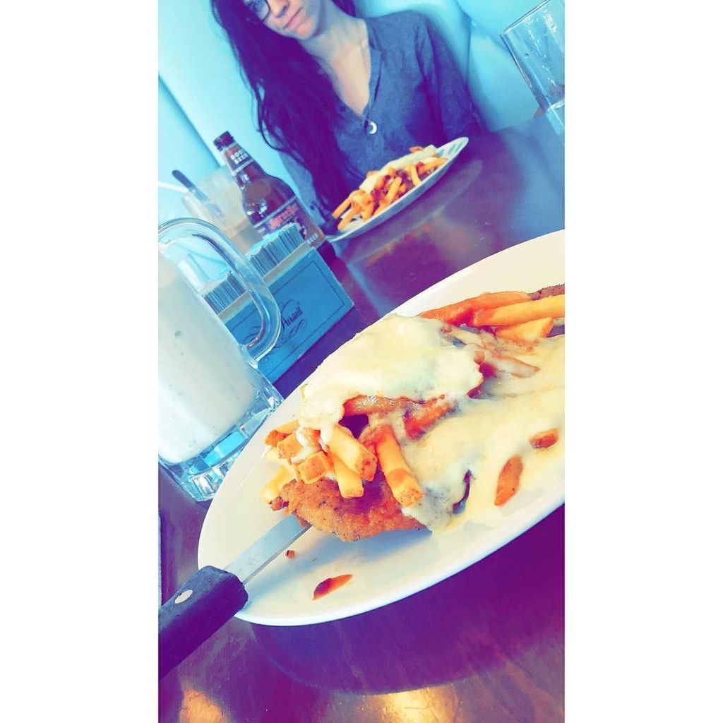 12thSouth's tweet photo. @dakota_thresholds | Lunch dates with my favorite are always the best 🤘🏻❤️😎🔥 @bonniesueee_ #healthgoth #butnotatall… https://t.co/APjEdscTxk