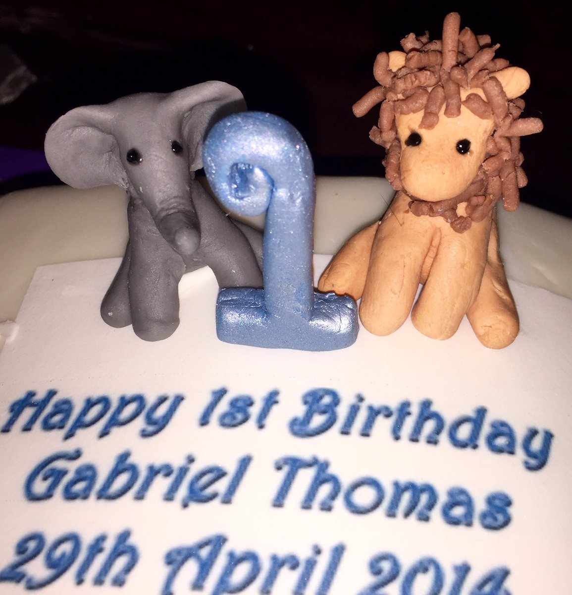 DreamsCakeSC's tweet photo. #1stBirthdayCake #bookcake #BaptismCake https://t.co/LYrjkkhLkG
