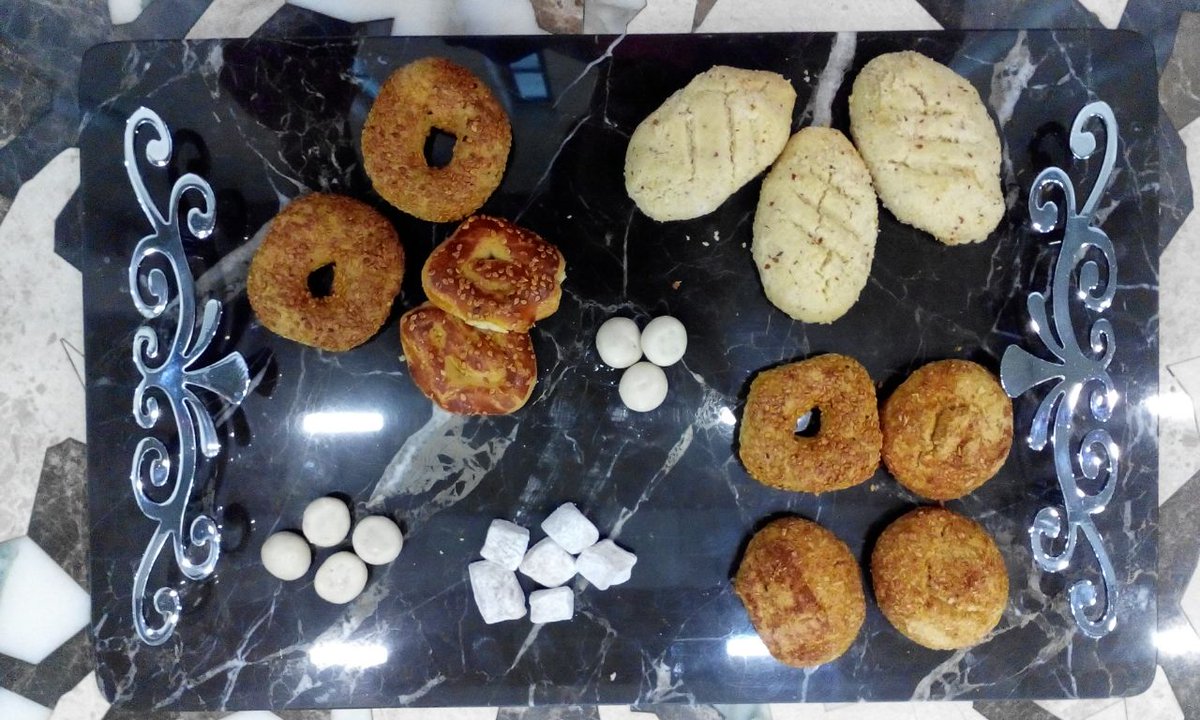 Mermer kulplu tepsi. Hertürlü taş, adet ve ölçüde siparişleriniz yapılır. #mermertepsi #marbletray #marbletable