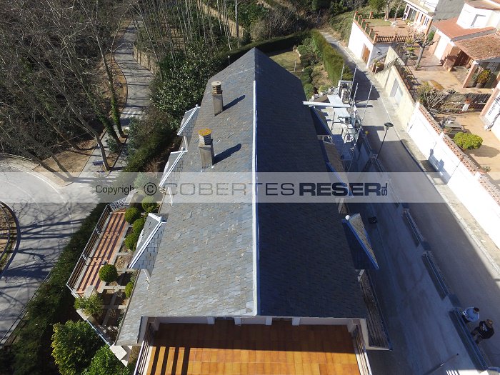 CobertesReserSL's tweet photo. #cubierta #tejado #rehabilitación #metodoreser #aislamiento #impermeabilizacion #aluminio #garantia #pizarra #oxido https://t.co/ftiTewlGYB