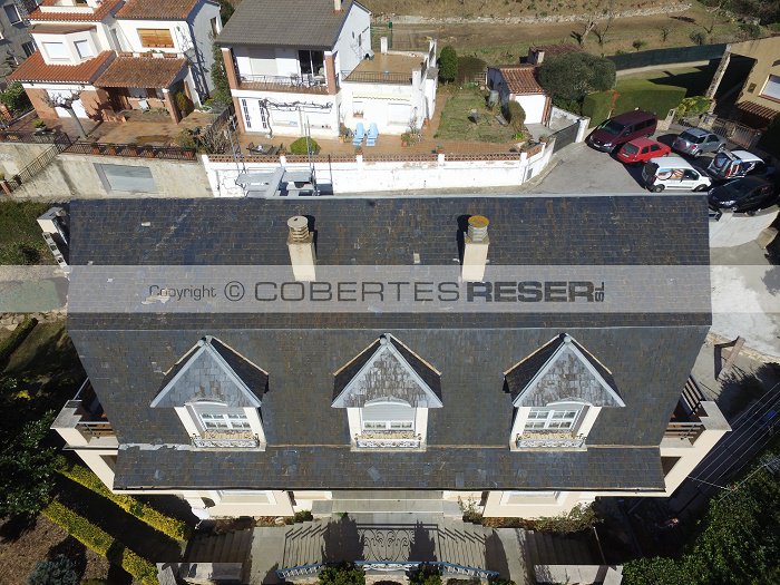CobertesReserSL's tweet photo. #cubierta #tejado #rehabilitación #metodoreser #aislamiento #impermeabilizacion #aluminio #garantia #pizarra #oxido https://t.co/ftiTewlGYB