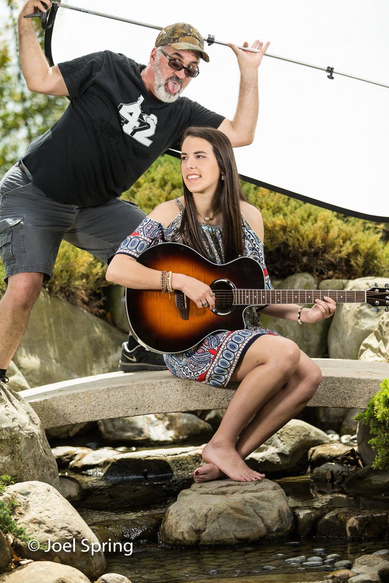 joelspring's tweet image. You might think twice before bringing dad along for your senior session ;-p #JoelSpring #rxdesign #B1air