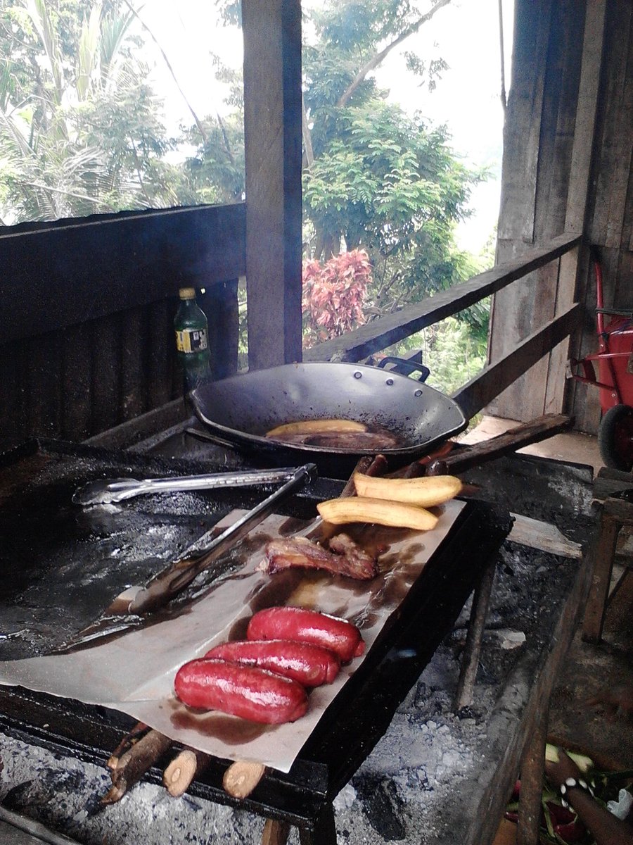 jayapura hari ini Ø¯Ø± ØªÙÛÛØªØ± dalam wilayah png beberapa kios menjual sosis goreng pisang goreng tanpa tepung dan daging domba goreng https t co tgmugccm3b dan daging domba goreng https