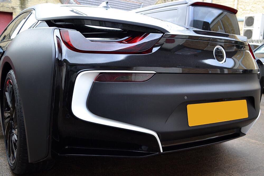 ThepowerfulPics's tweet photo. matte black i8 with white details 😈👏🏼 https://t.co/a4UF34QEag