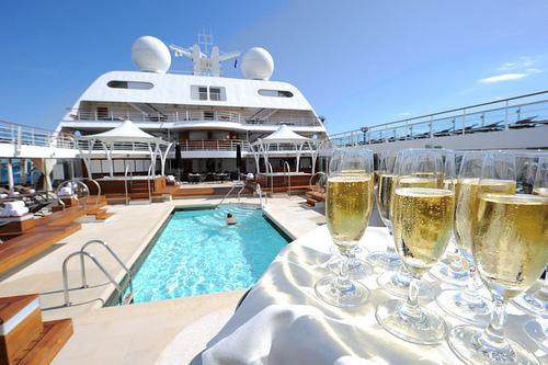 ThepowerfulPics's tweet photo. Yacht life https://t.co/qLLWlGbkPb