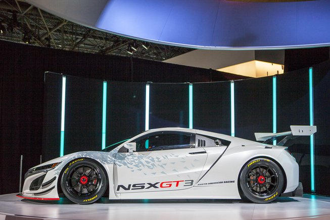 DNAofMotorsport's tweet photo. Picture 2 - NY: Acura unveils NSX GT3 race car https://t.co/I7I5sr66w1 https://t.co/h6kvrwha1P