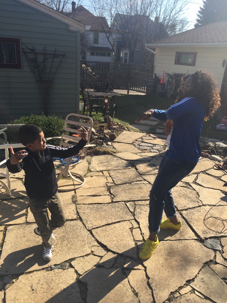 FlyGrlLifeStyle's tweet photo. Somebody was playing future in the alley https://t.co/Ch5PjRCDqo
