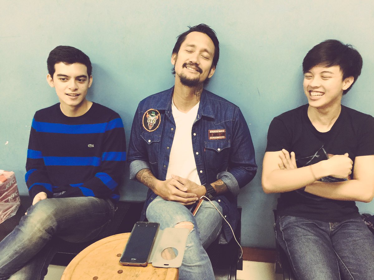 CharlesGozali's tweet photo. Ada JUARA bersaudara dr film @juarathemovie di @HaiMagazine 🙏🏻🙏🏻🙏🏻 https://t.co/UHLzUI8MtO