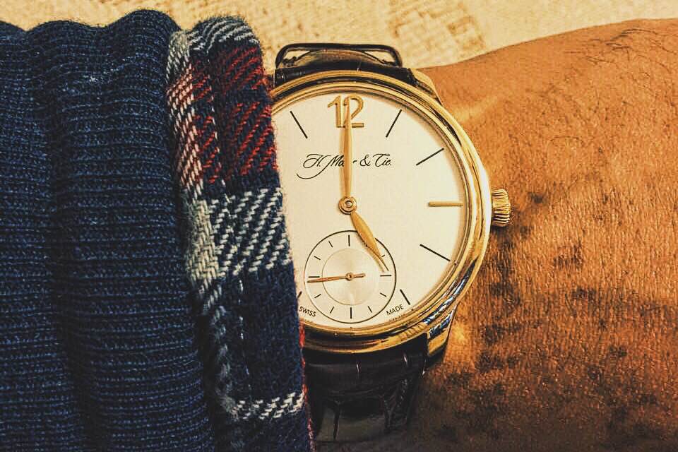 GENEVA_STRIPES's tweet photo. H Moser in gold - beautiful elegant timepiece whilst looking modern - well judged. #moser #watches #luxurywatches https://t.co/hmezE8YQTd