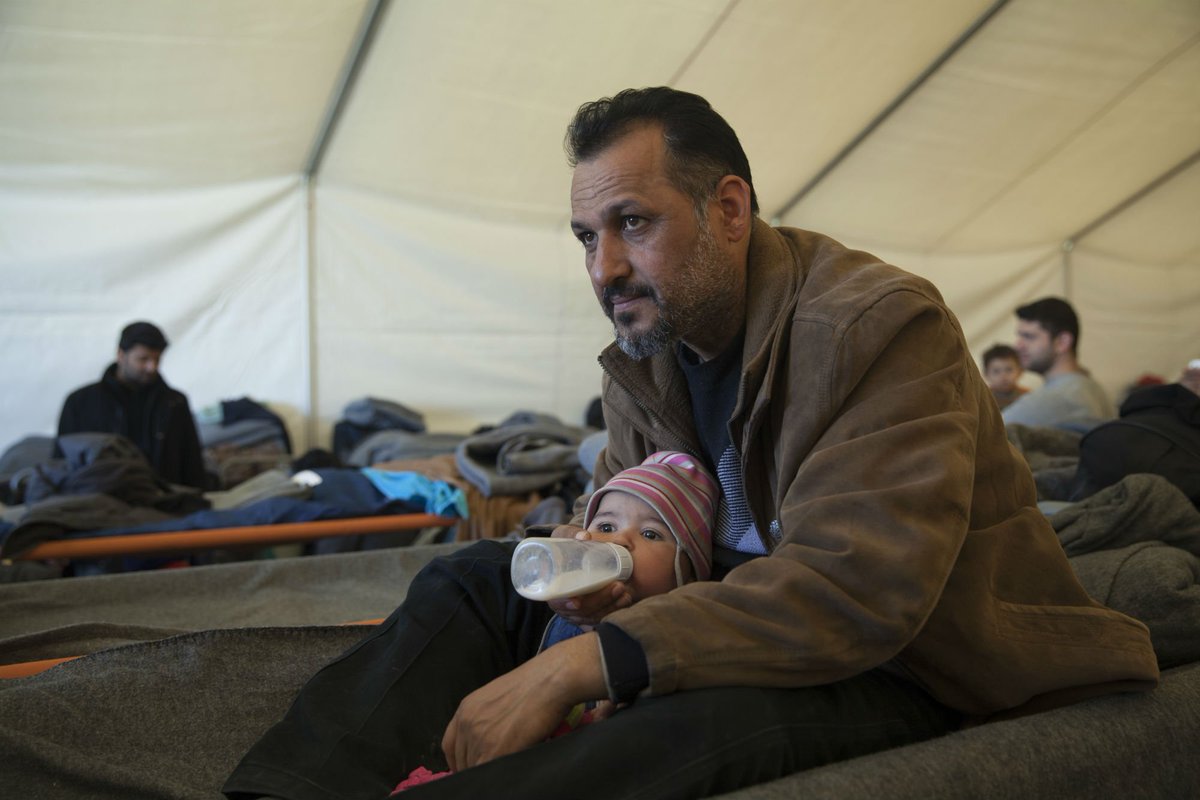 RESCUEorg's tweet image. Forgotten faces in #Idomeni: don't miss our latest @Medium feature, "Stranded Lives." bit.ly/1PBydMr