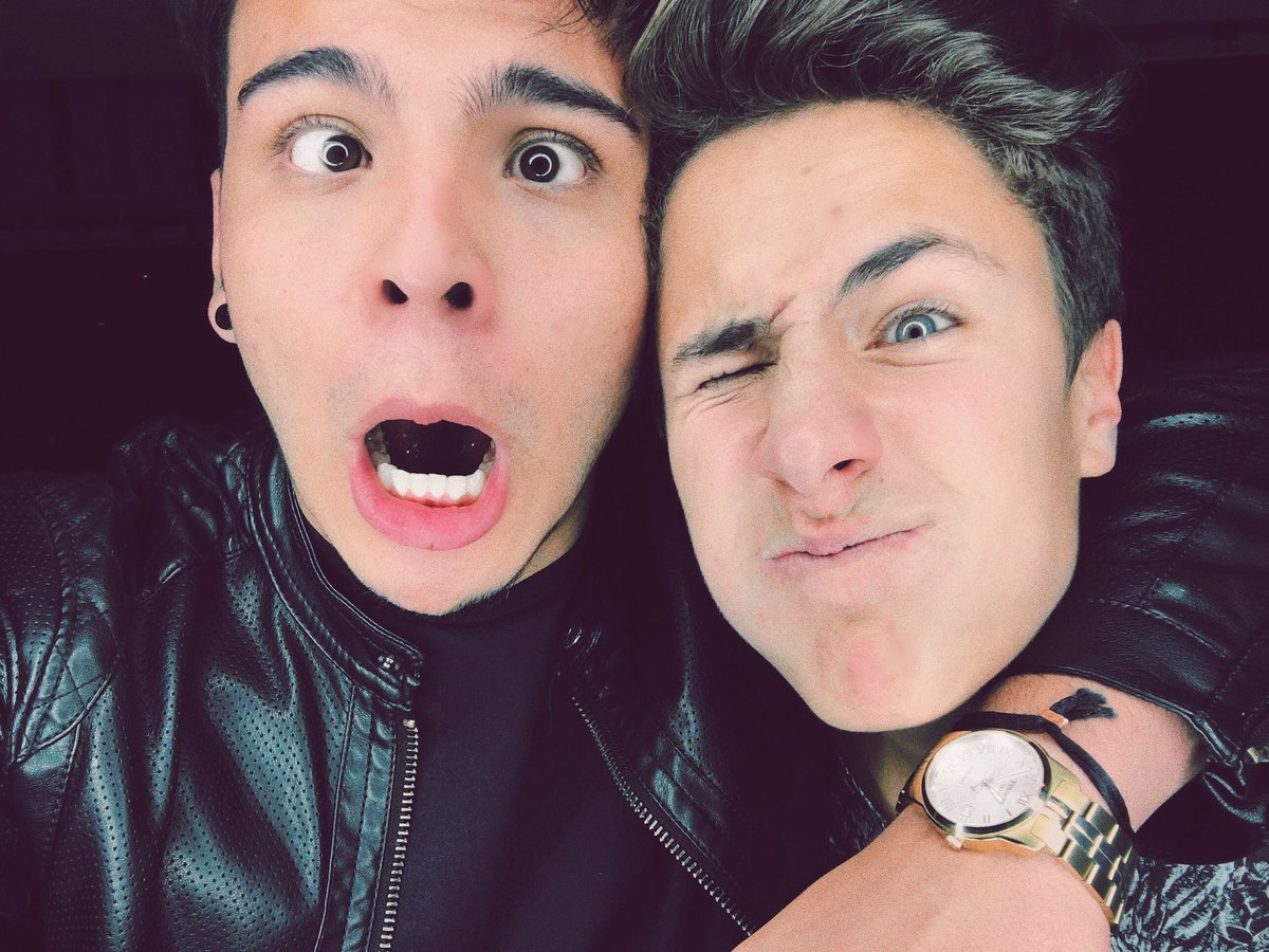 villalobossebas's tweet photo. FELIZ CUMPLEAÑOS AL MEJOR PINCHE PATO DEL MUNDOOO! @ELJUANPAZURITA TE AMO HERMANOOOOO! *cuack* https://t.co/CiKj9oFXo3