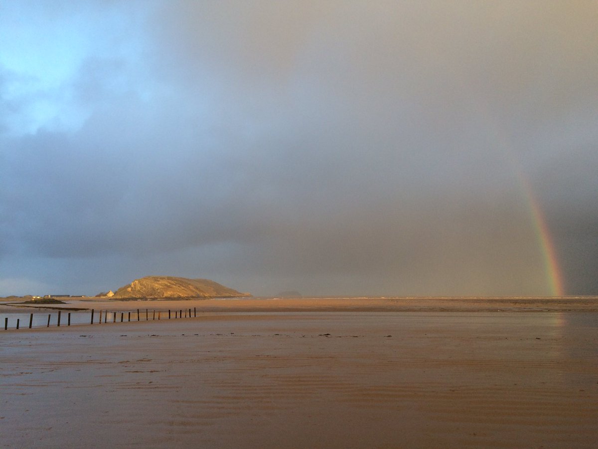 Fatyakka's tweet photo. Unsure of what today's weather will bring @WestonSeafront https://t.co/kfPOqcS21x