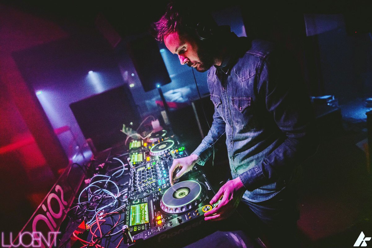 LucentNights's tweet photo. @SneijderMusic in the zone at @LucentNights @SpinNightclub #SneijderMusic #LucentNights #SpinNightclub #SanDiego https://t.co/82I5ZOVJRT