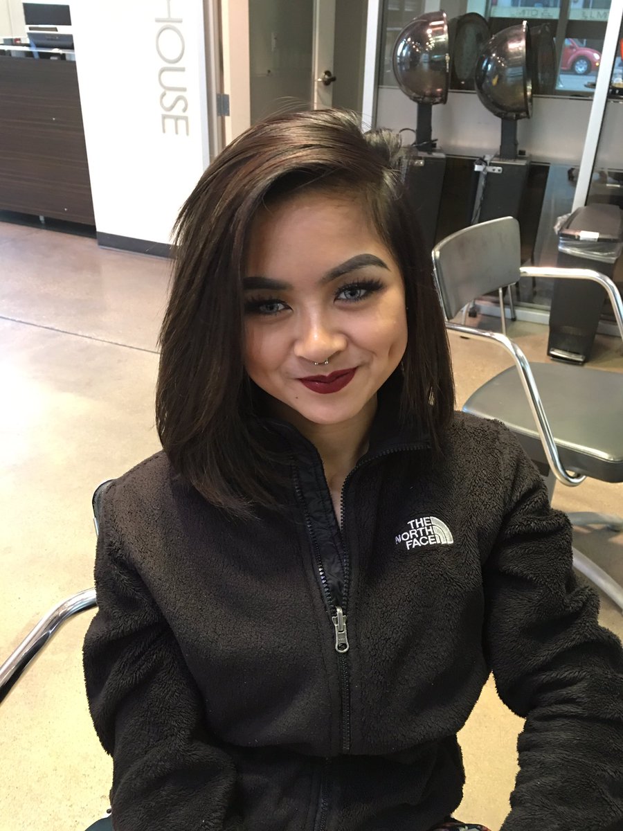 Rissy_teachthem's tweet photo. Blow dry and style ultimate color repair, super skinny and quick slip #paulmitchell #pmts #pmtslife #pmtschicago https://t.co/lPV5dlUgqq