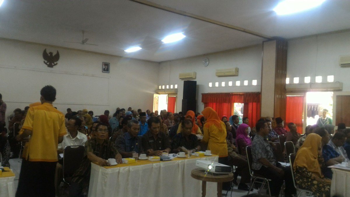 Sidang pleno, dinas pertanian, dinas sda esdm, dinkes, dipimpin oleh pak sekda&amp; bupati dan wakil bupati