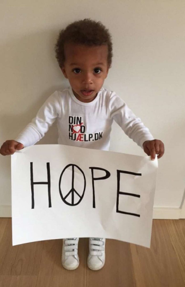 antena3com's tweet photo. Una imagen muestra la recuperación de Hope, el niño abandonado y acusado de brujería https://t.co/Egc4RsQnvi https://t.co/93DPkEtLNi