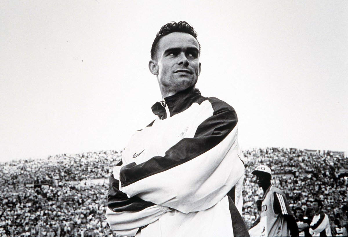 Happy birthday to <a href="/dimpayet17/">Dimitri Payet</a> (29), <a href="/MarreHam/">Marie Hammarström</a> (34), Marc Overmars (43) &amp; Rui Costa (44)
fifa.to/22JHYor