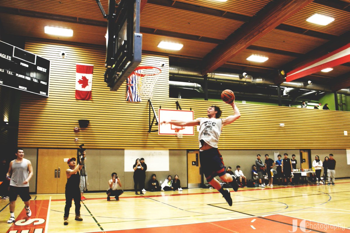 JephChiao's tweet photo. I believe I can fly #nextmichaeljordan #dunkcontest #airflow https://t.co/9VXLLM4Vel