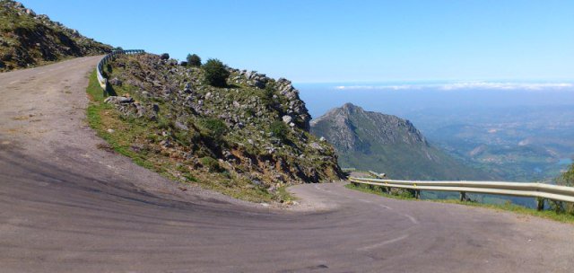 El Angliru, el rey del ciclismo bici-tienda.com/blog/el-anglir… <a href="/vueltasturias/">Vuelta Asturias</a> <a href="/TurismoAsturias/">TurismoAsturias</a> <a href="/MiradorAngliru/">Mirador del Angliru</a> <a href="/bicimaxi/">Bici Angliru C.A.</a>