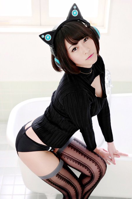 あのヘッドホンゲット記念に撮影してきた❤️  #例のタートルネック #ネコ耳 #ガーター https://t.co/LACvtfBkNJ<a href="/tag/%E4%BE%8B%E3%81%AE%E3%82%BF%E3%83%BC%E3%83%88%E3%83%AB%E3%83%8D%E3%83%83%E3%82%AF"class="tags">#例のタートルネック</a><a href="/tag/%E3%83%8D%E3%82%B3%E8%80%B3"class="tags">#ネコ耳</a><a href="/tag/%E3%82%AC%E3%83%BC%E3%82%BF%E3%83%BC"class="tags">#ガーター</a>