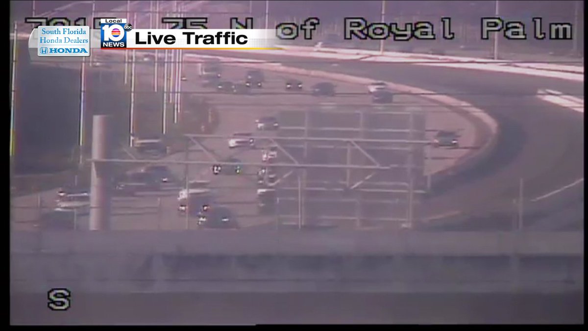 Crash on I-75 NB and Royal Palm Blvd/ 2 lanes blocke #TRAFFIC #MIAMI https://t.co/srO84Uj7bV