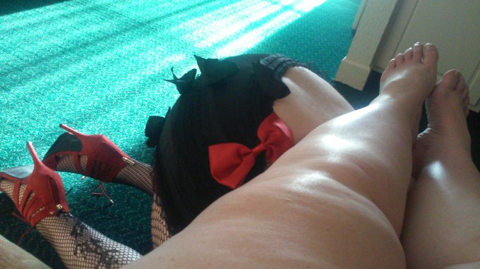 My sexy sissy makes a great foot rest https://t.co/vFnNxkusO3<a href="/tag/fuckmeheels"class="tags"><span>#fuckmeheels</span></a>