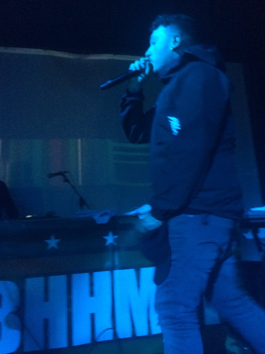 Quel maledetto di Rasty Kilo ha cacciato le bombe #teamkilo #welcometofavelas #DoesItalyTour #DemodèClub <a href="/RastyKg/">RASTYKILO</a>