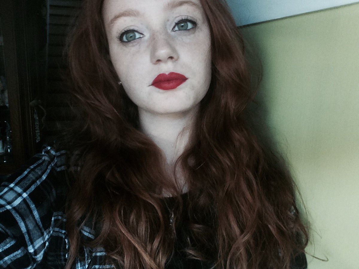 MoodToObey's tweet photo. My favorite red lipstick out there and defiantly in my top three of all time!(& I own 40+ lipstick) โค๏ธ๐๐ #richruby https://t.co/pX61ZYO79y