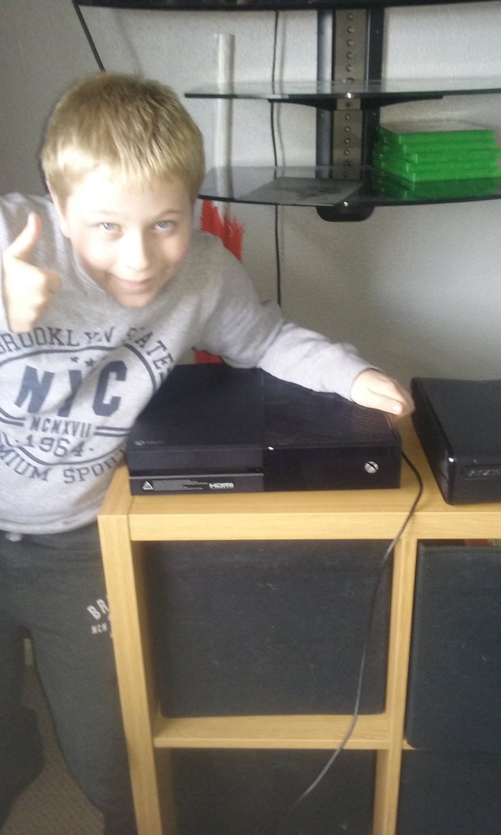 ben_lfc_7's tweet photo. Me and my pal @AlexTheZD are about to play der eisendrache on the new Xbox one we're in the ZD clan we're the leader https://t.co/thcEUEL4xR