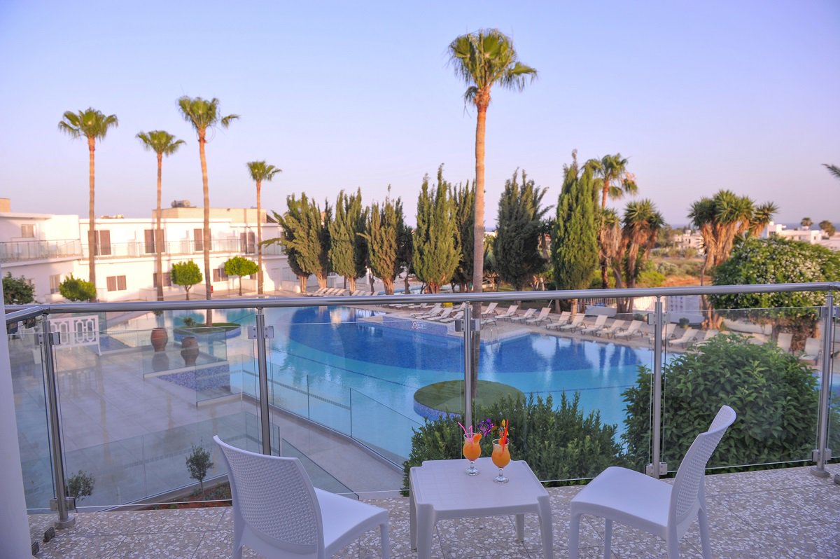deltacyprus's tweet photo. Fedrania Hotel
Book before 30.04.16 and get 25 % discount for travel period 30.04-31.05.2016 https://t.co/vwBtsdxnD2